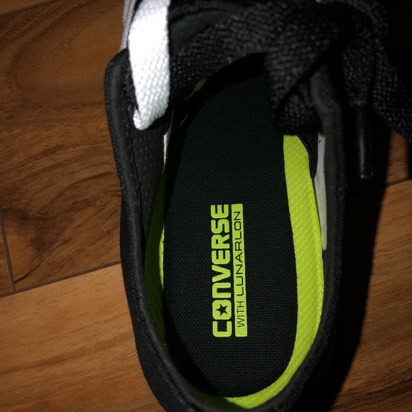 Youth kids size 1 Converse Chuck Taylor sneakers - Picture 3 of 3